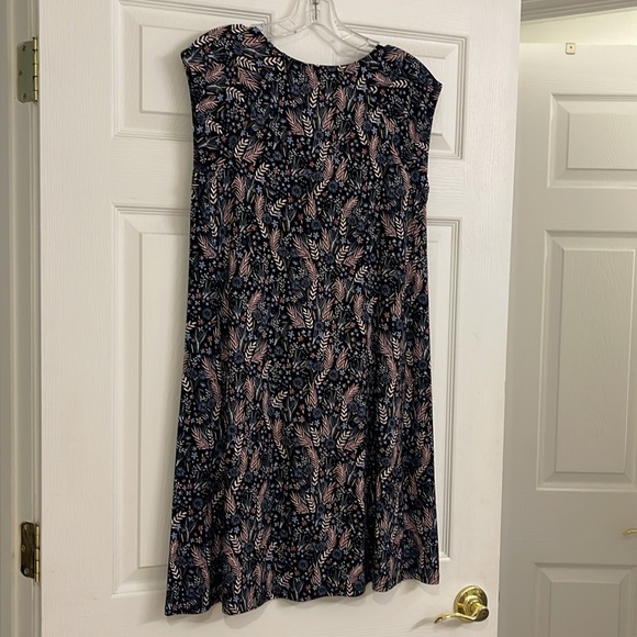 LOFT dress - Picture 2 of 5